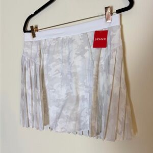 SPANX Camouflage Pleated Tennis Skirt - XL